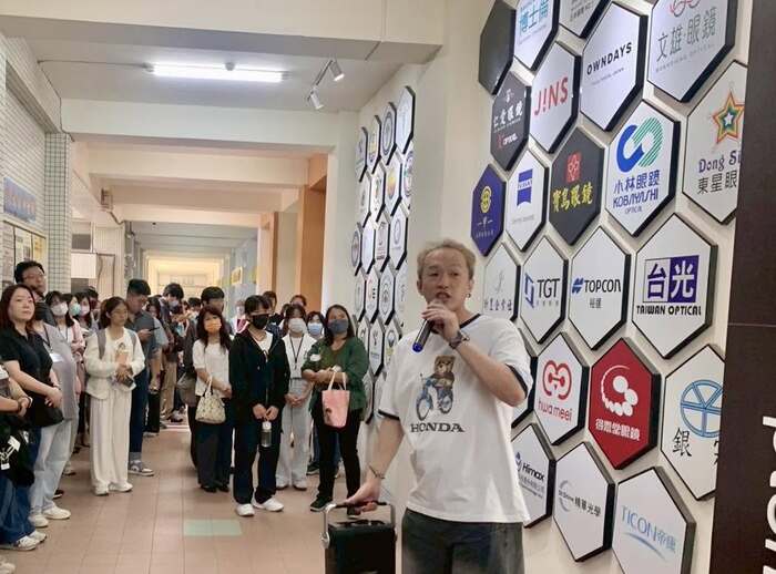 專業實驗室參觀圖片
